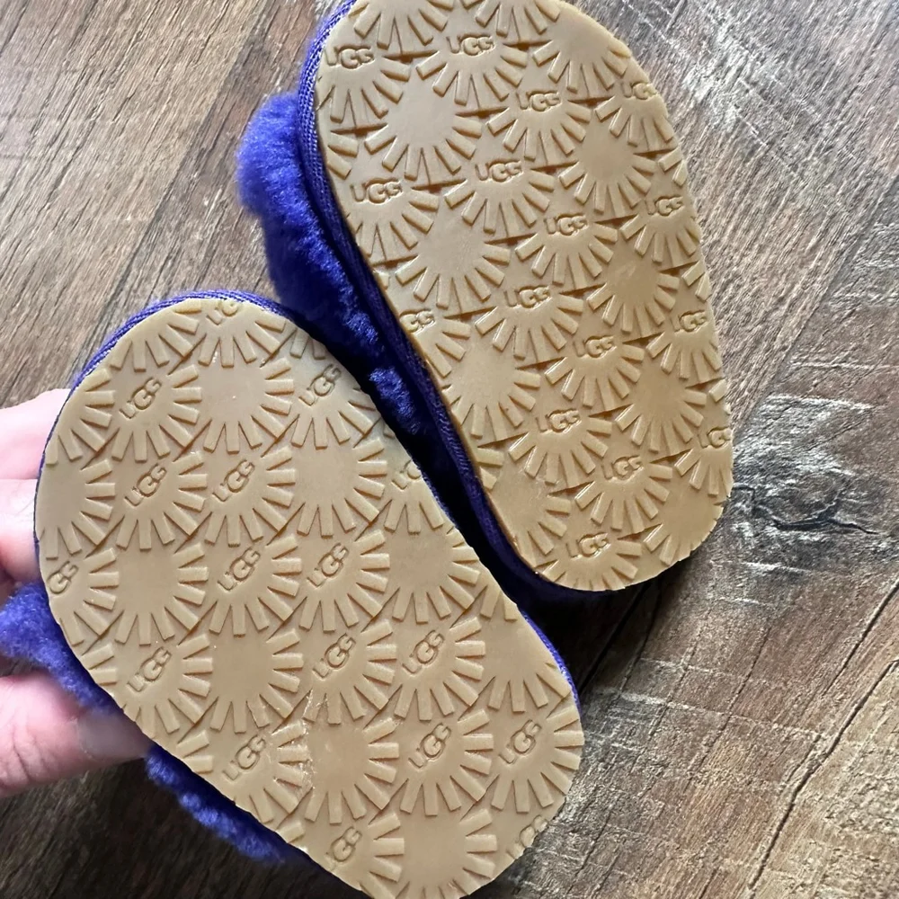 Baby UGG Purple Fluff Yeah Slide Slippers Size 2